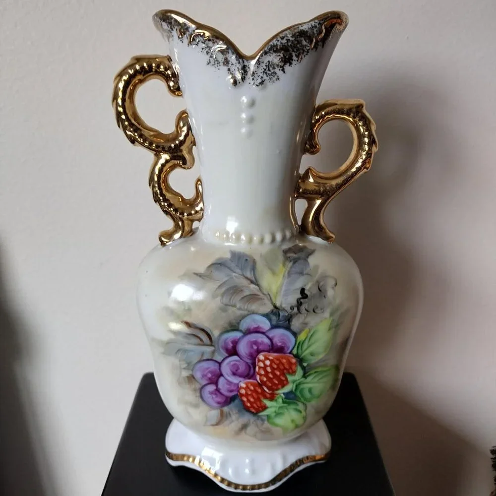 VINTAGE UCAGCO CERAMIC DOUBLE HANDLE BUD VASE